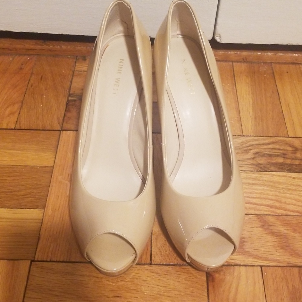 Nine West Camya Natural Pantent Pumps